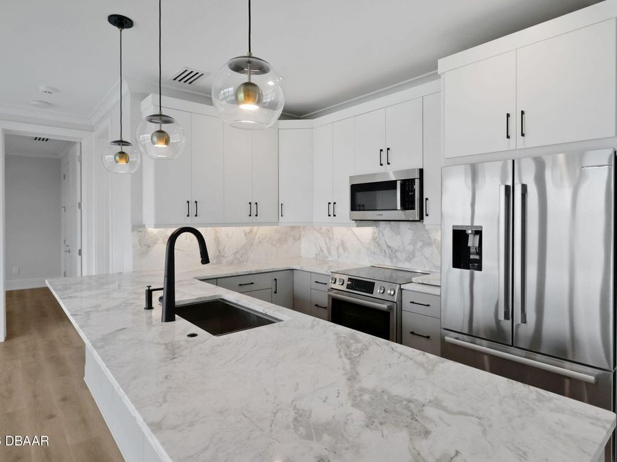 Property Image 100