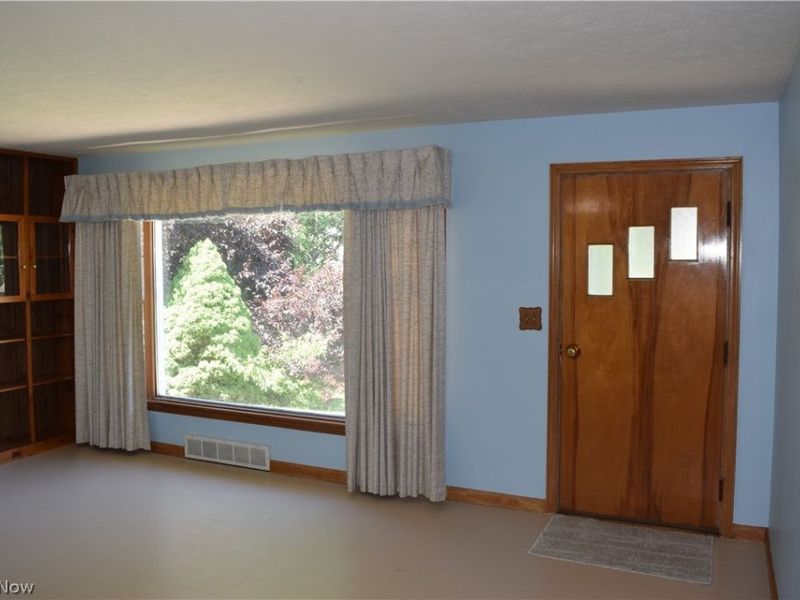 5040 2nd Street NW, Canton, OH 44708 Photo 3