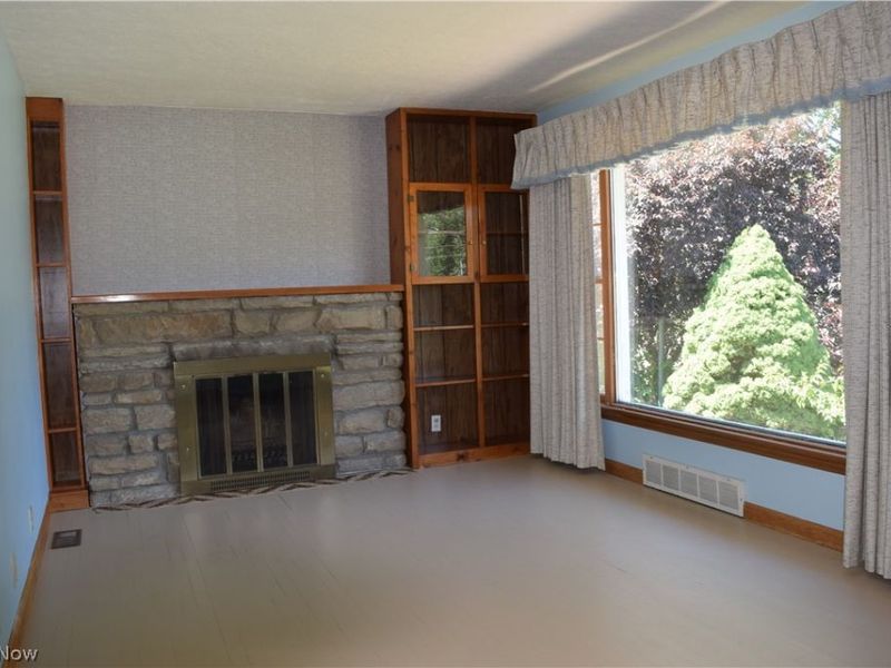5040 2nd Street NW, Canton, OH 44708 Photo 4