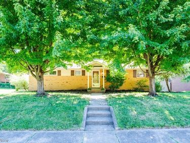 904 Woodside Avenue SE, North Canton, OH 44720