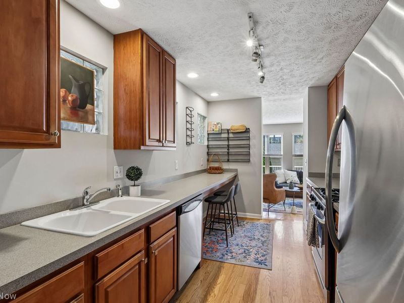 615 Literary Road, Cleveland, OH 44113 Photo 11