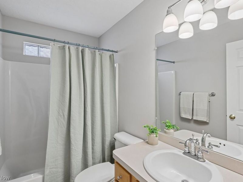 615 Literary Road, Cleveland, OH 44113 Photo 20