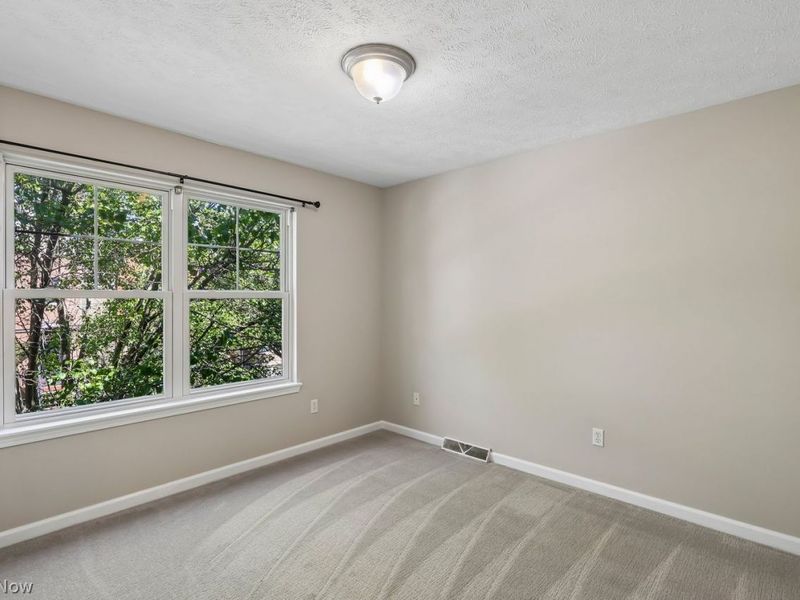 615 Literary Road, Cleveland, OH 44113 Photo 21