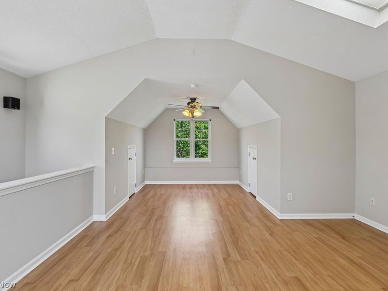 615 Literary Road, Cleveland, OH 44113 Photo 23