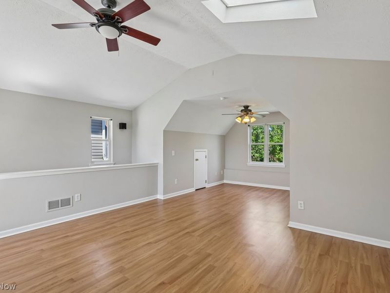 615 Literary Road, Cleveland, OH 44113 Photo 24