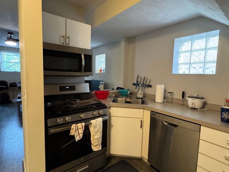 615 Literary Road, Cleveland, OH 44113 Photo 34