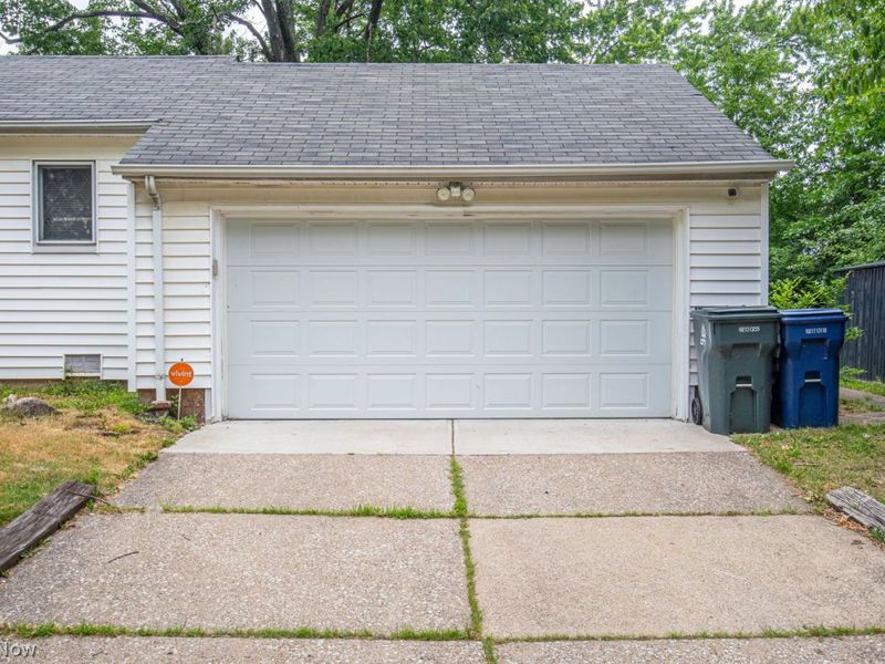 1107 Brandon Road Road, Cleveland, OH 44112 Photo 3