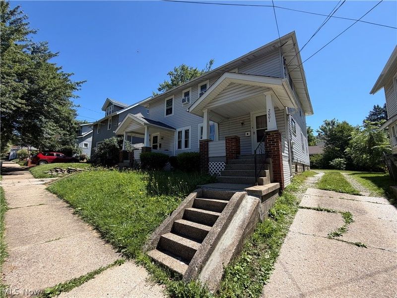 2001 16th Street SW, Akron, OH 44314 Photo 2