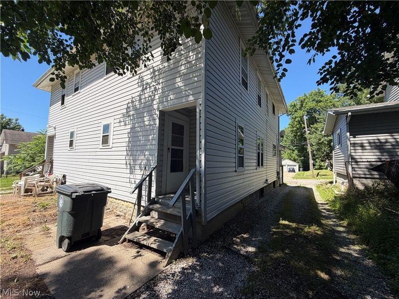 2001 16th Street SW, Akron, OH 44314 Photo 6