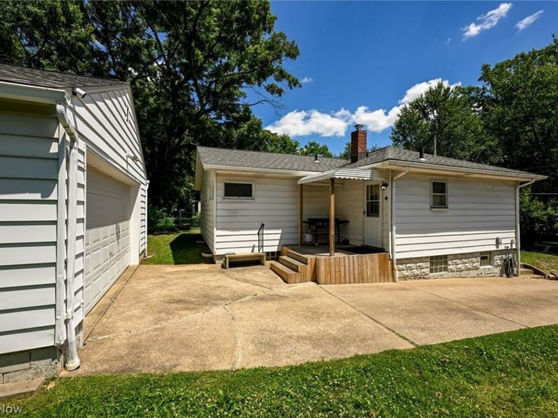 274 E Park Boulevard, Akron, OH 44305 Photo 14