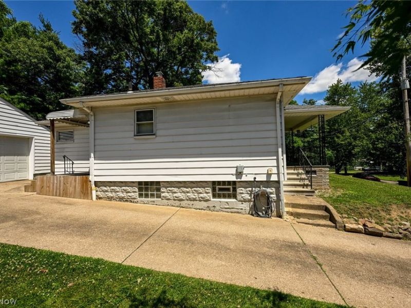 274 E Park Boulevard, Akron, OH 44305 Photo 5