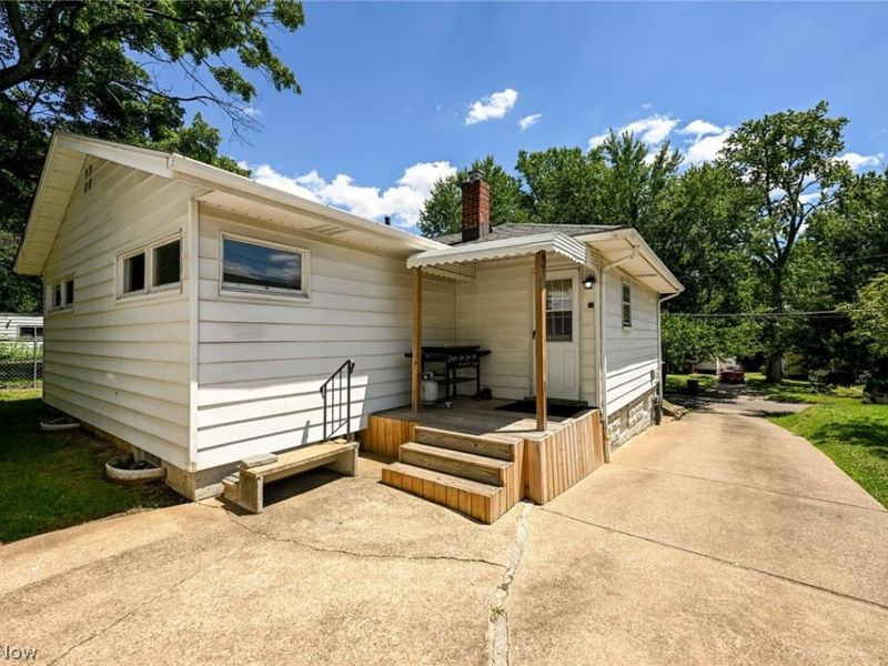 274 E Park Boulevard, Akron, OH 44305 Photo 6