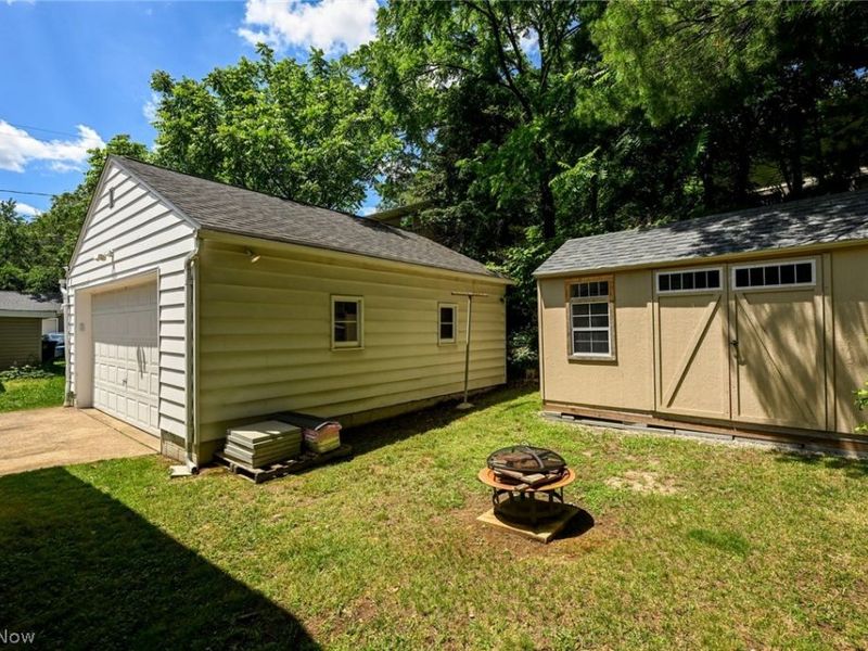 274 E Park Boulevard, Akron, OH 44305 Photo 9