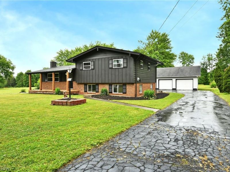 972 Wilson Sharpsville Road, Cortland, OH 44410 Photo 3