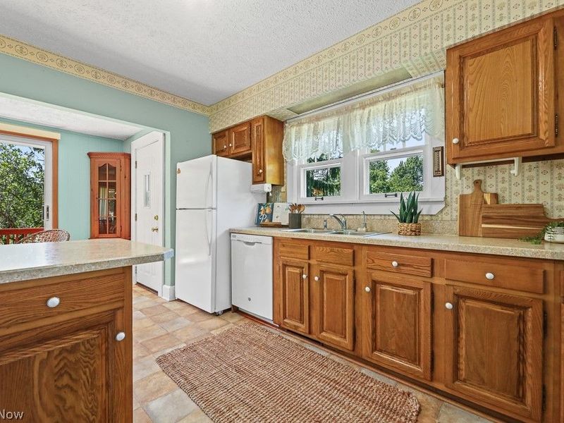 10201 McCallum Avenue NE, Alliance, OH 44601 Photo 4