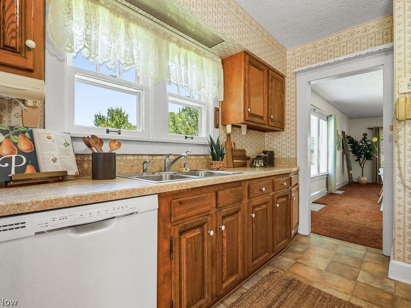 10201 McCallum Avenue NE, Alliance, OH 44601 Photo 5