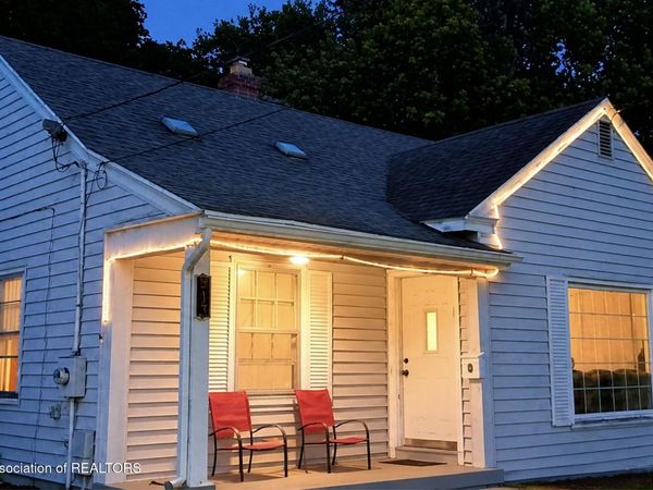 913 Everett Drive, Lansing, MI 48915