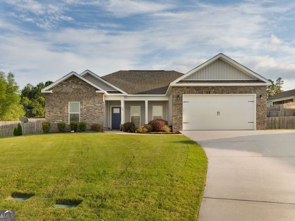 404 Ledford Way, Bonaire, GA 31005