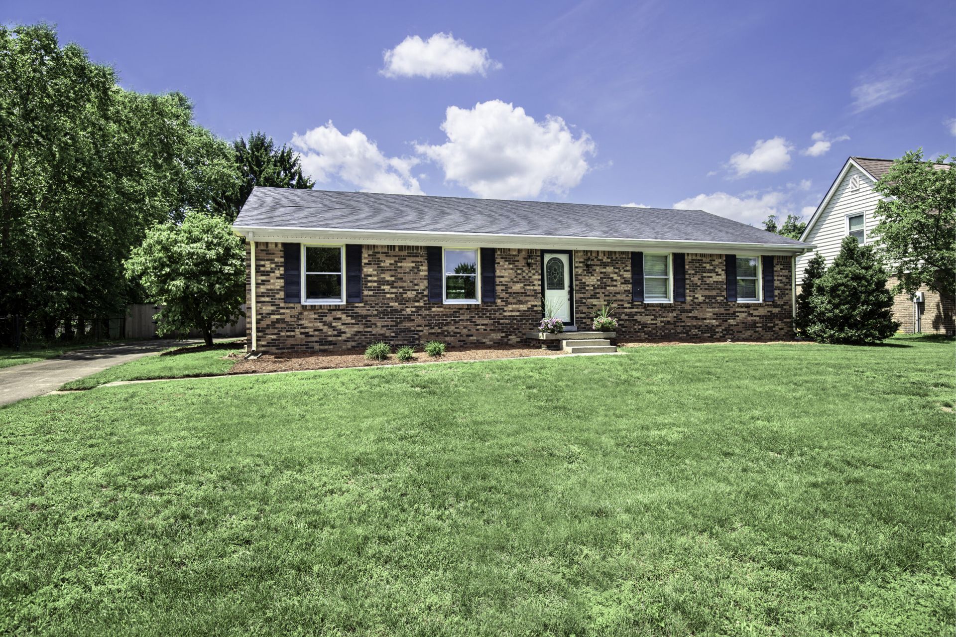 206 Dove Park, Versailles, KY 40383 Main Photo