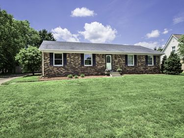 206 Dove Park, Versailles, KY 40383
