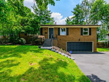 3274 Aqueduct Drive, Lexington, KY 40517