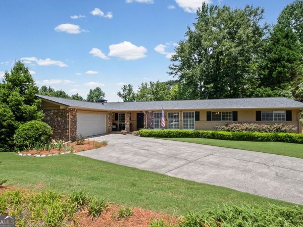 2730 Fontainebleau Drive, Dunwoody, GA 30360
