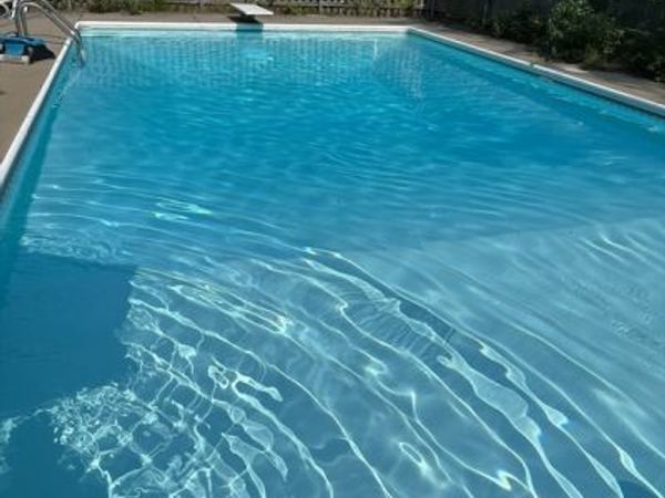 27 Hillside Dr, Sturbridge, MA 01566