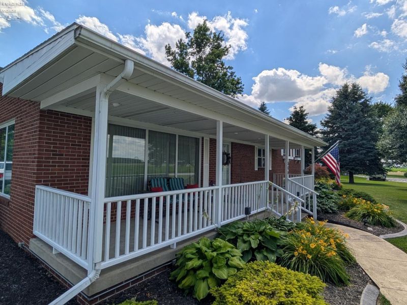 864 E County Road 40, Tiffin, OH 44883 Photo 2