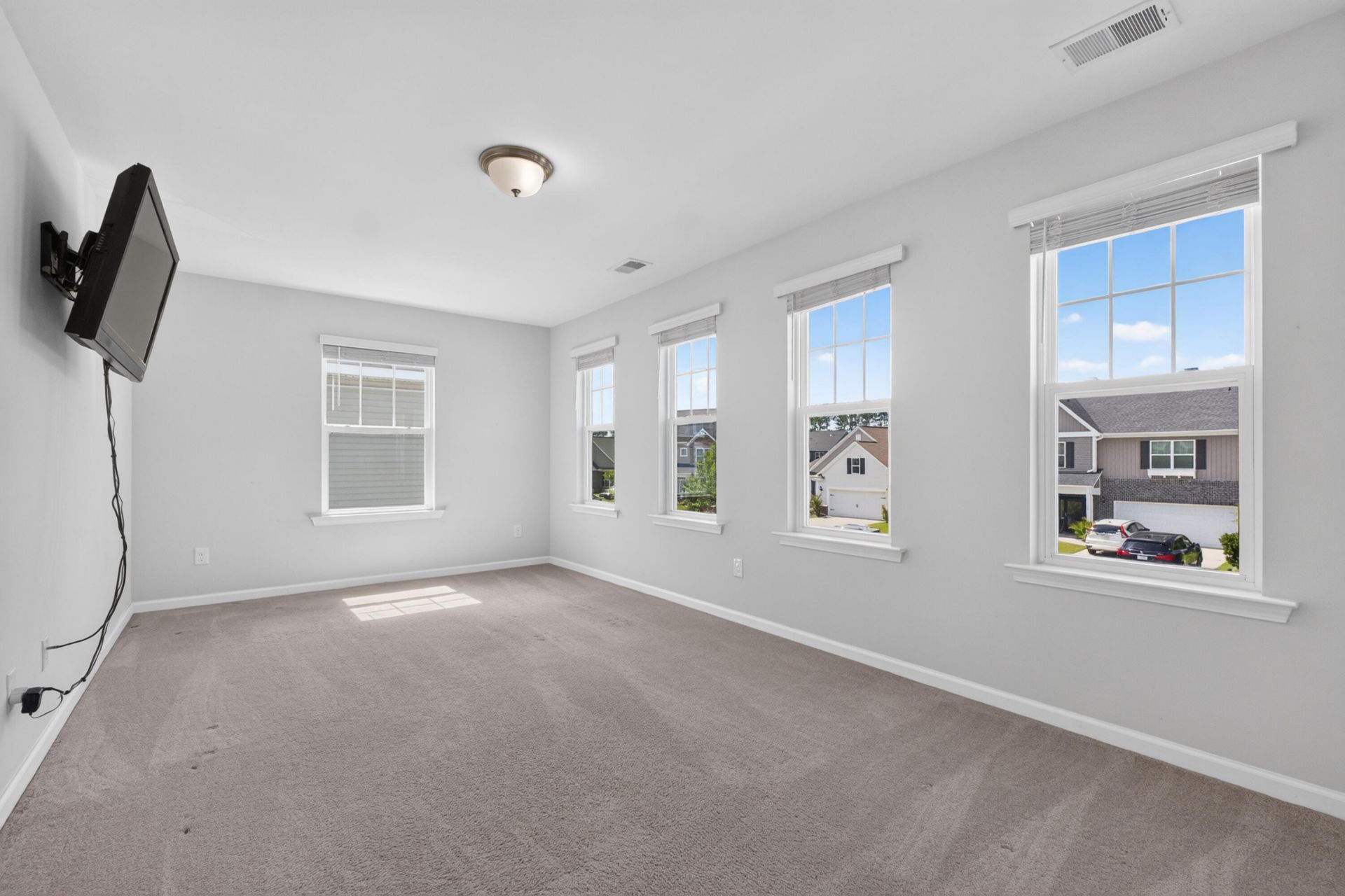 108 Rouen Lane Photo 18