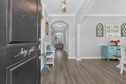 108 Rouen Lane photo 4