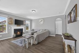 108 Rouen Lane photo 4
