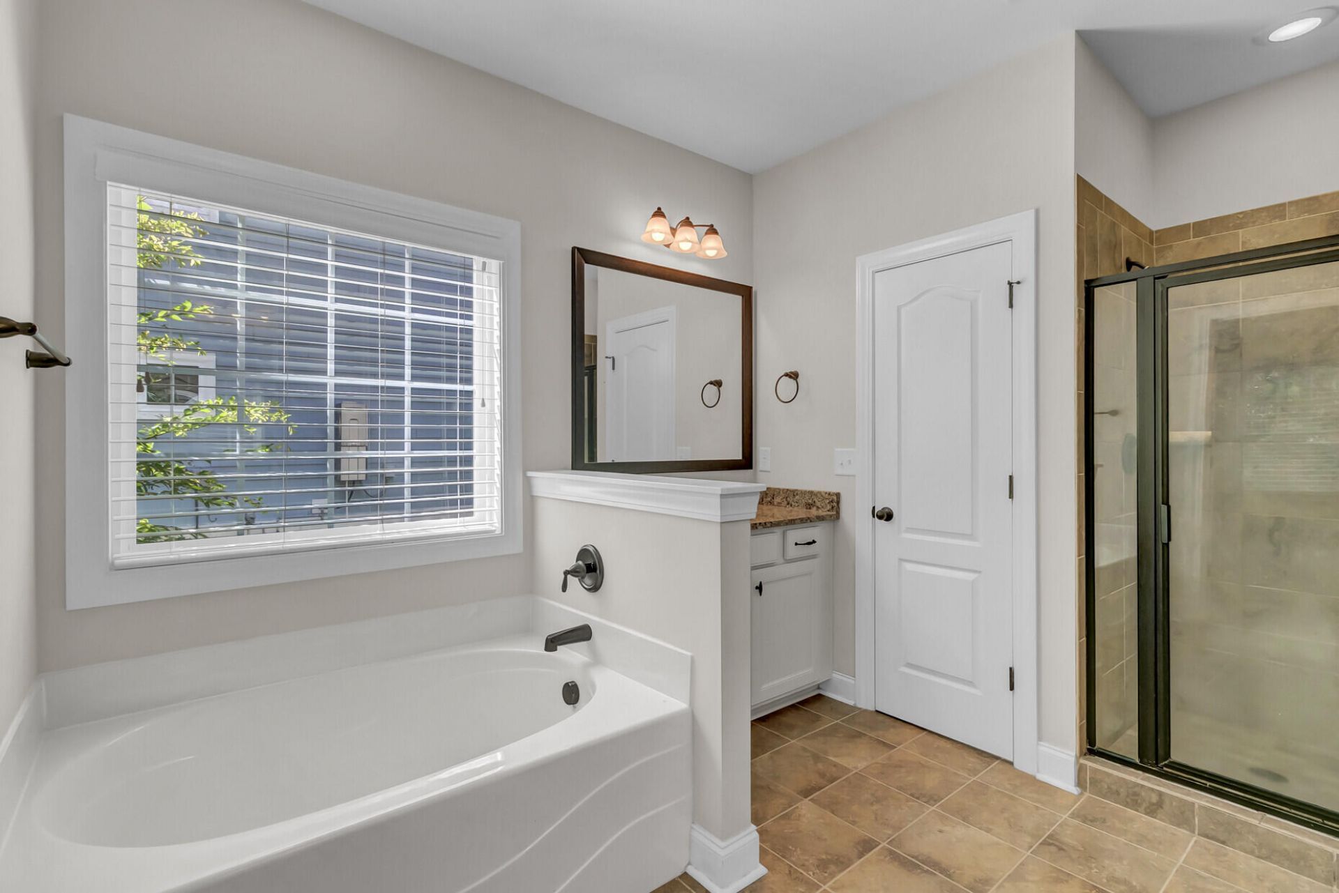 5413 Clairmont Lane Photo 13