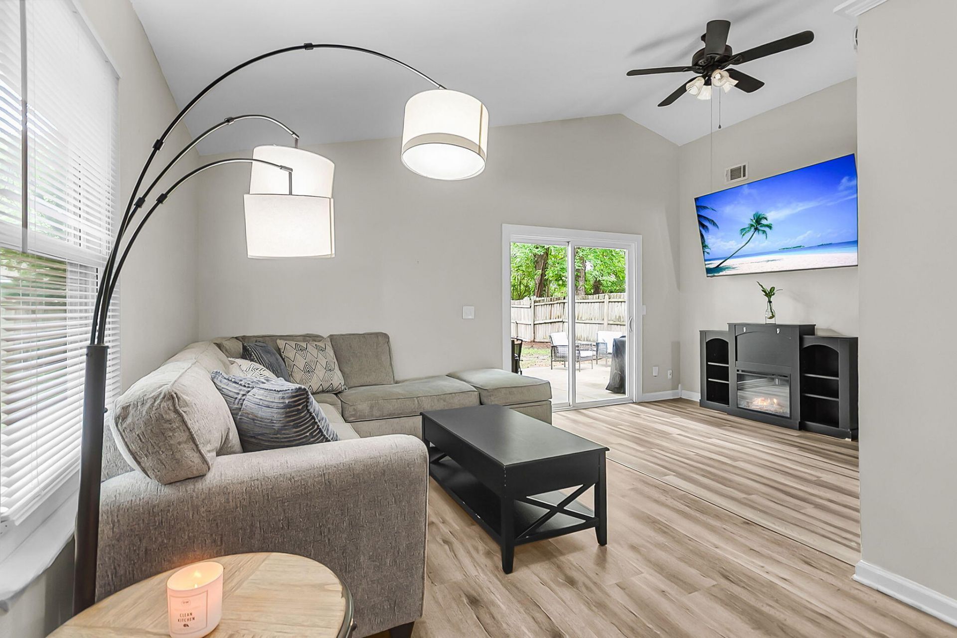 1242 Maryland Drive Photo 4