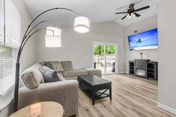 1242 Maryland Drive photo 4