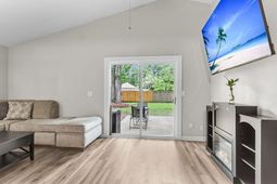 1242 Maryland Drive photo 4