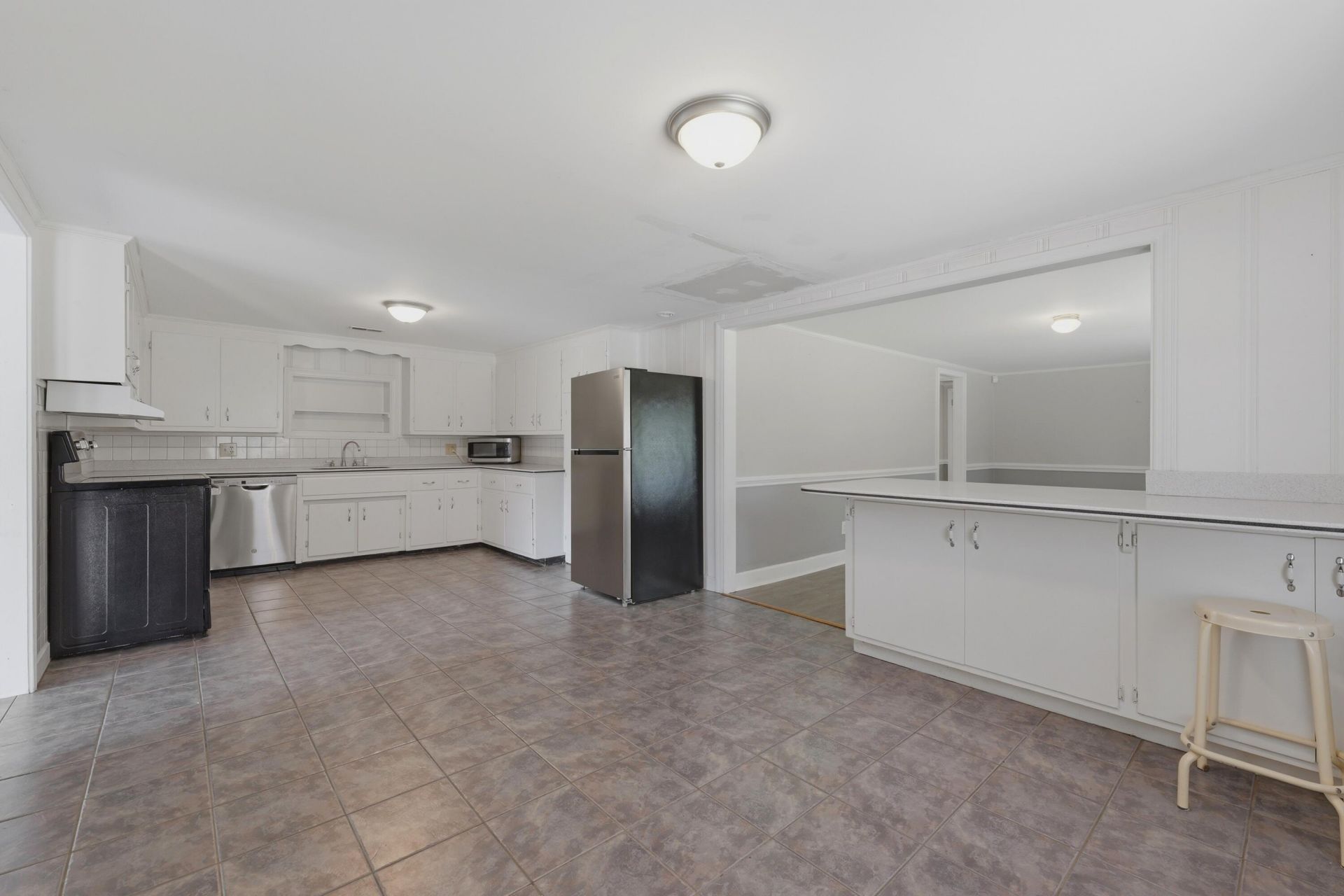 1469 Wren Road Photo 10