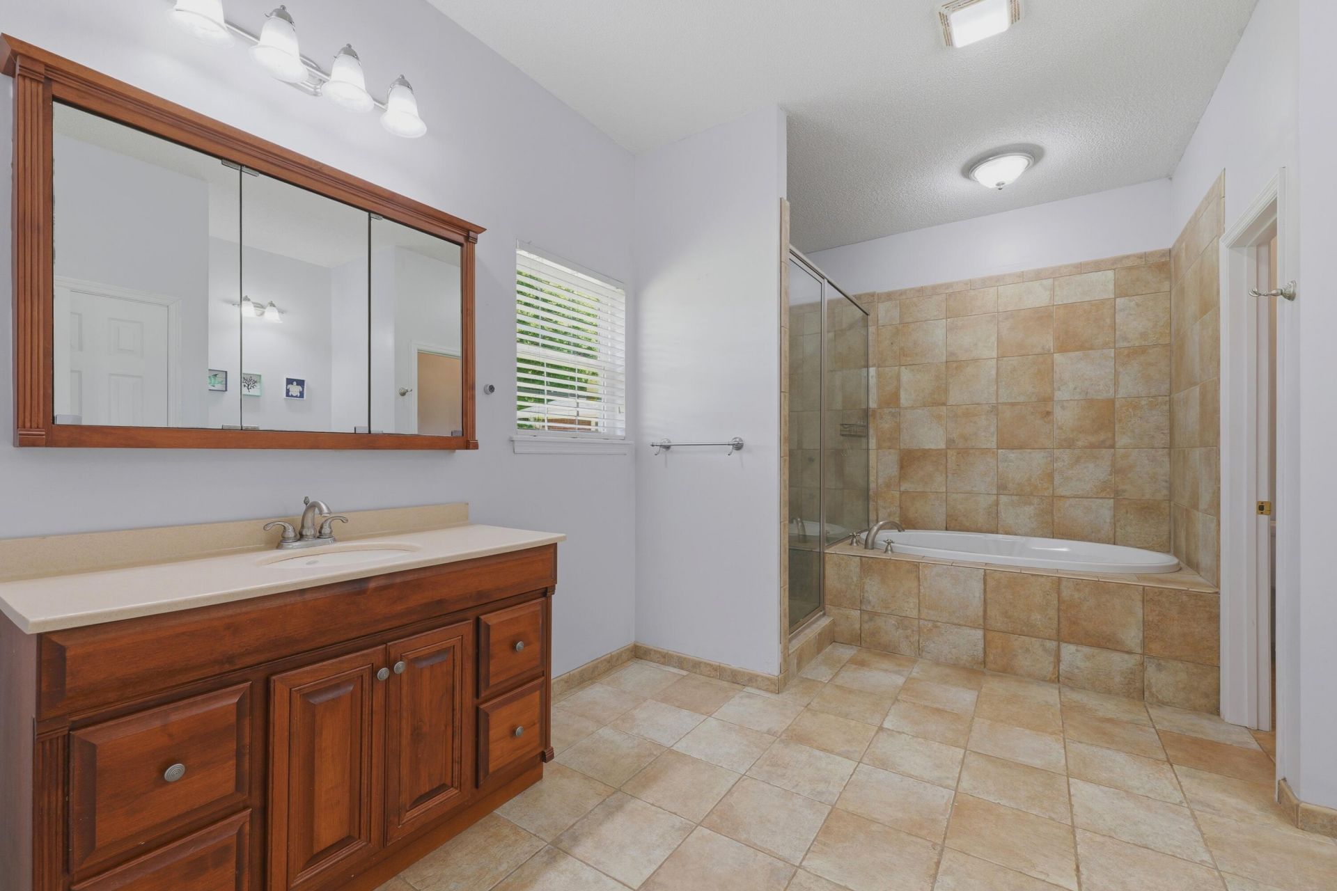 1469 Wren Road Photo 16