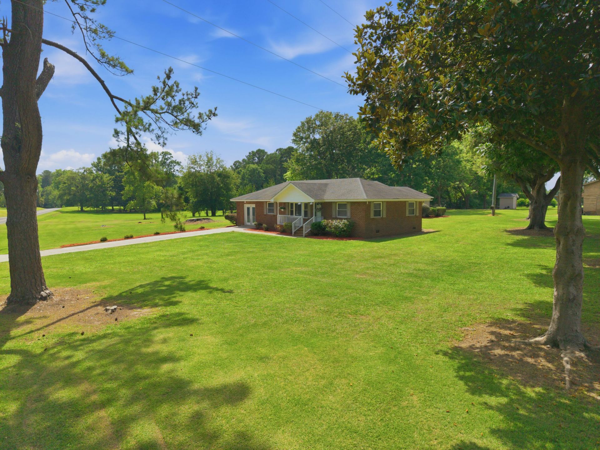 1469 Wren Road Photo 5