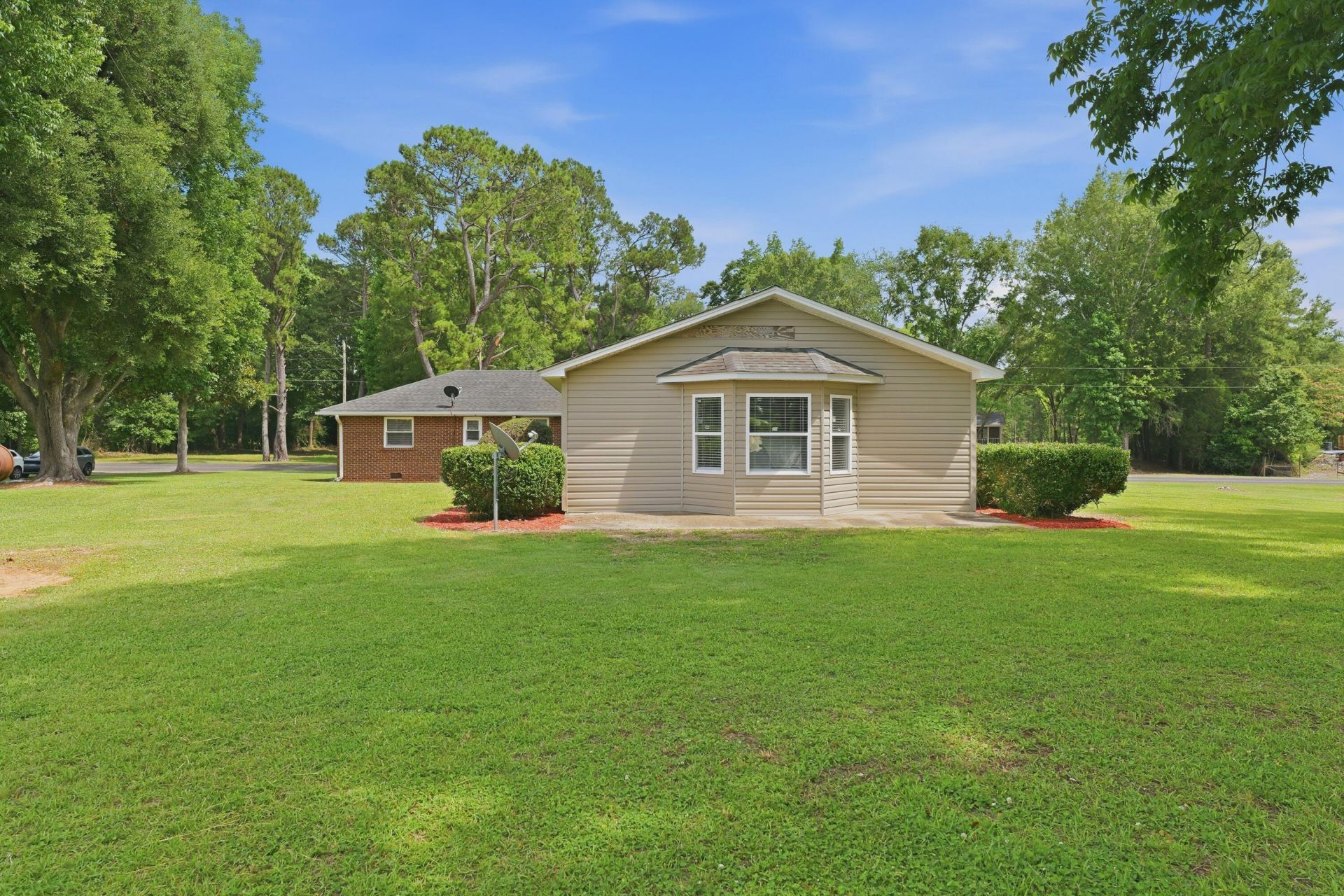 1469 Wren Road Photo 6