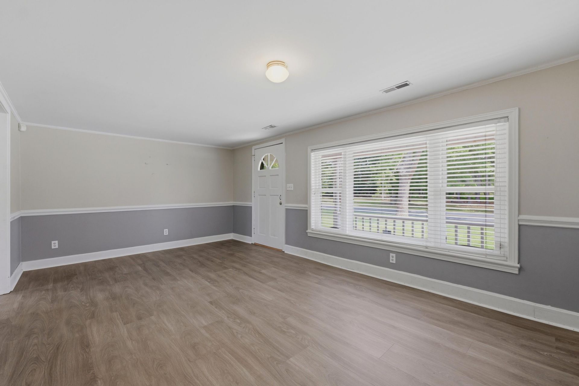 1469 Wren Road Photo 9