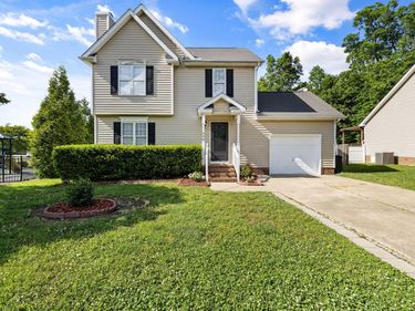 208 Texanna Way, Holly Springs, NC 27540
