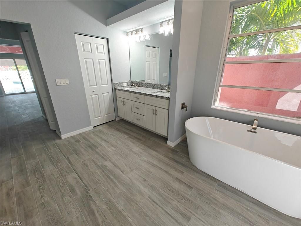 2105 SW 53rd Ter, Cape Coral, FL 33914 Photo