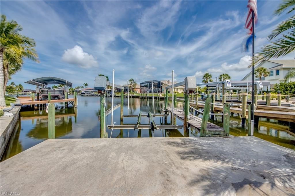 2105 SW 53rd Ter, Cape Coral, FL 33914 Photo