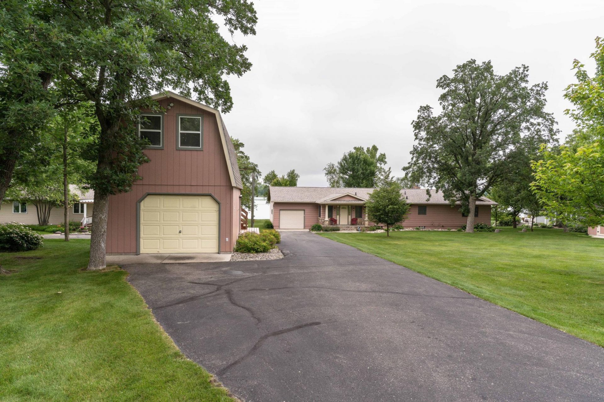 32389 Birchwood Shore Drive  primary photo