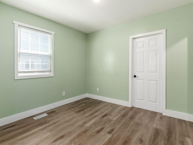 2051 Briarwood Avenue, Columbus, OH 43211 Photo 14