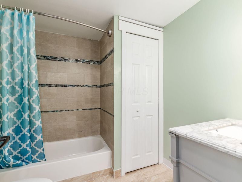 2051 Briarwood Avenue, Columbus, OH 43211 Photo 19