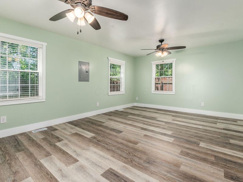 2051 Briarwood Avenue, Columbus, OH 43211 Photo 24