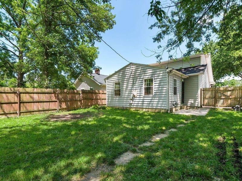 2051 Briarwood Avenue, Columbus, OH 43211 Photo 37