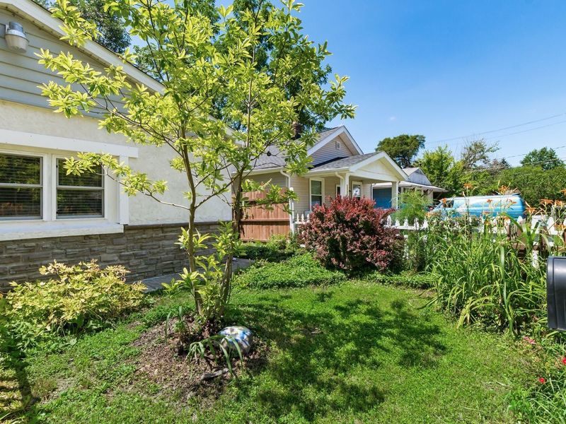 2051 Briarwood Avenue, Columbus, OH 43211 Photo 4