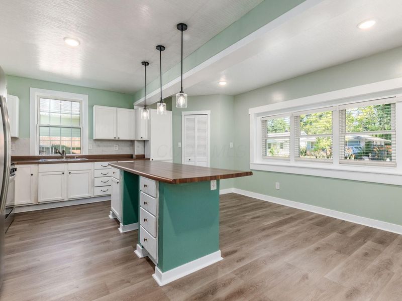 2051 Briarwood Avenue, Columbus, OH 43211 Photo 7